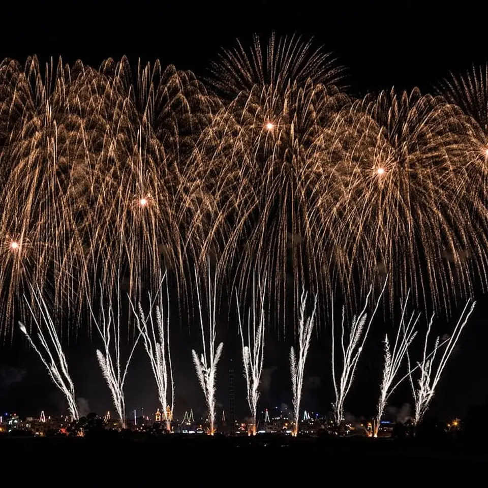 Santa Marija fireworks with Mqabba’s parish church in the background.